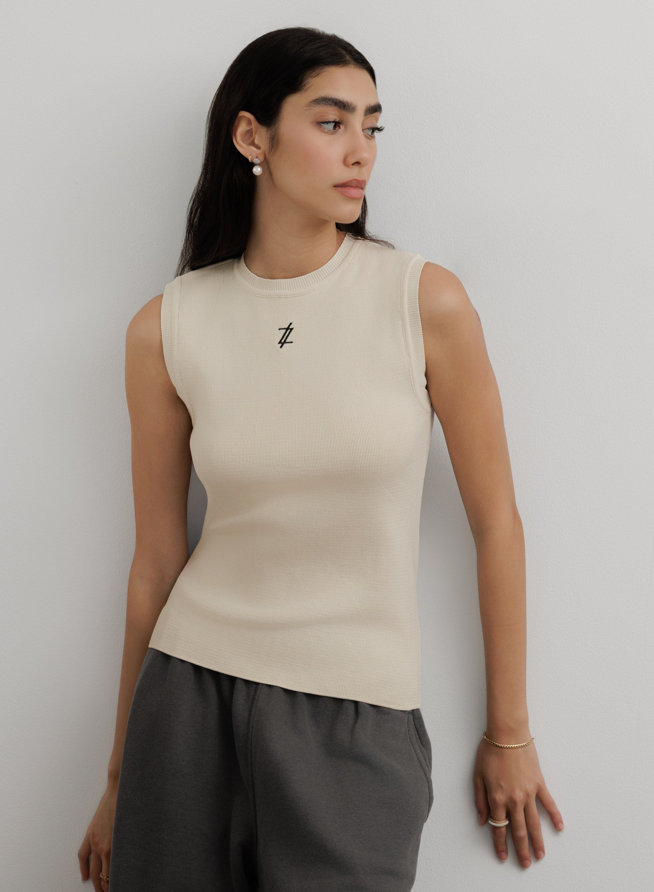 Off White Crop